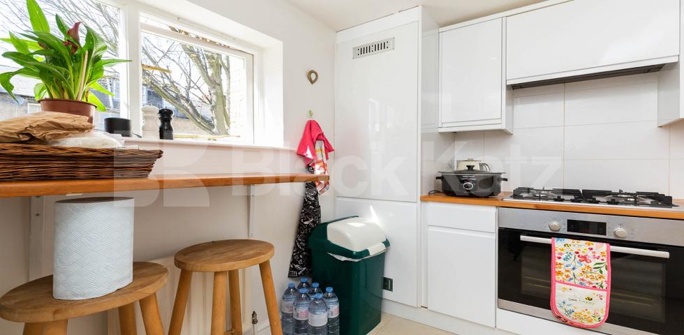 			2 Bedroom, 1 bath, 1 reception Flat			 Coverdale Road, Shepherds Bush